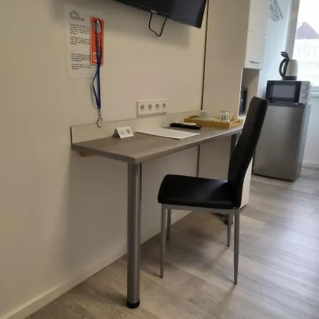 Private #4 With Single, Ground Floor, Ac, 2min To Rab, No Kitchen Lägenhet Ramstein-Miesenbach