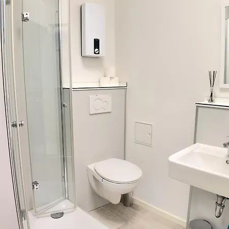 아파트 Newly Renovated! Private #4 With Single, Ground Floor, Ac, 2min To Rab, No Kitchen